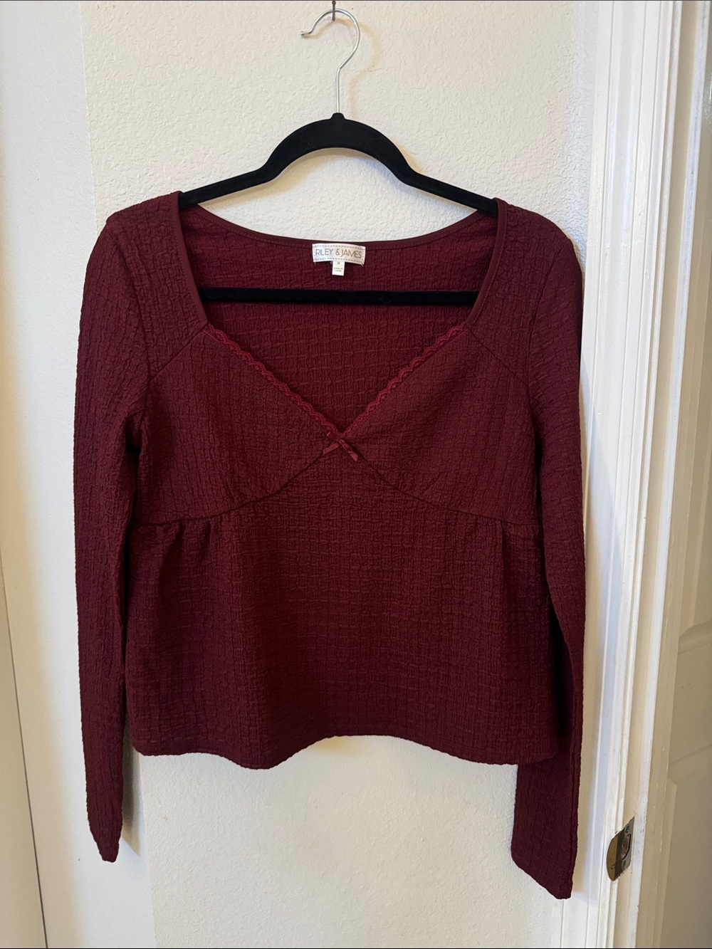 Long-Sleeve Scoop Neck  Top - Burgundy